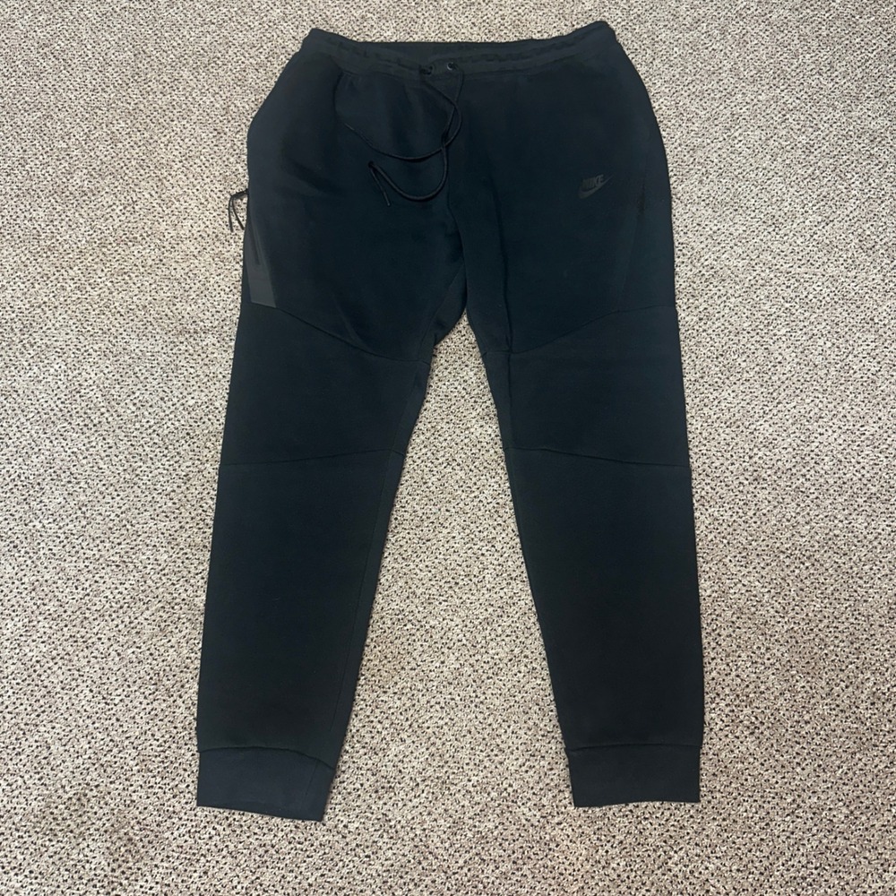 Nike Tech Fleece Joggers Mens XL Black Tapered Sweatpants CU4495-010